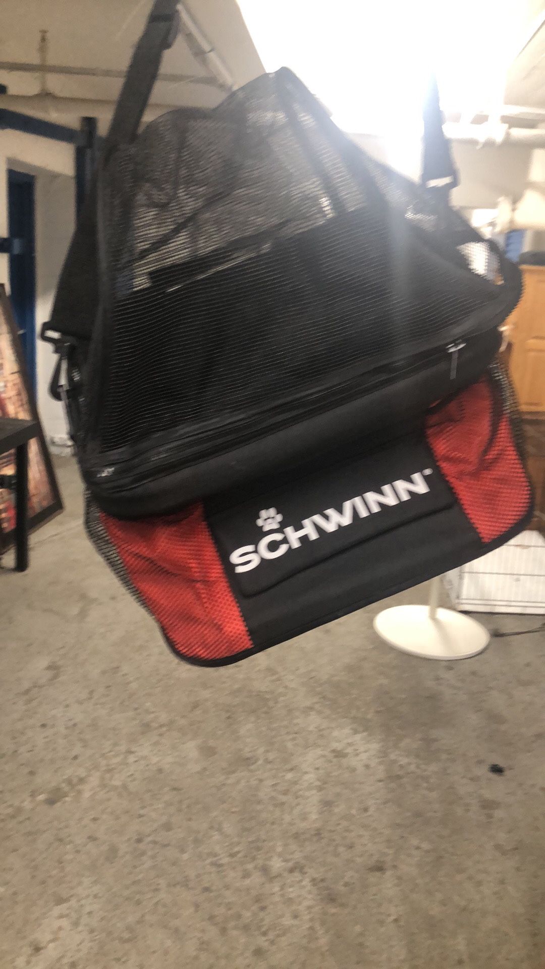 Almost brand new cat carrier