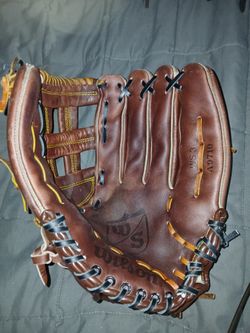 WILSON  -13 -INCH SLOW PITCH SOFT BALL GLOVE 