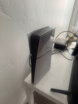 PS5 Digital 1TB w 2 Remotes & Charging dock