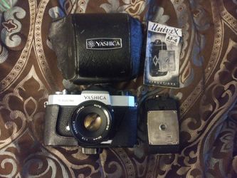 2 Vintage Cameras an Yashica TL-Electro and an 1938 Univex AF-4