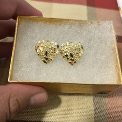 10k Gold Heart Earrings 