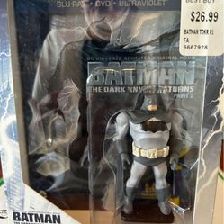 “The Dark Knight” BATMAN BLU-RAY & Exclusive Figure