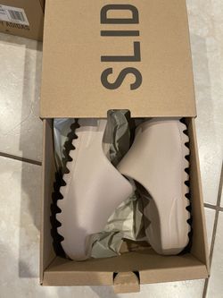 Yeezy Slides Size 2 Pure