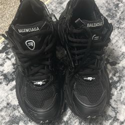 Balenciaga Runner Size 41