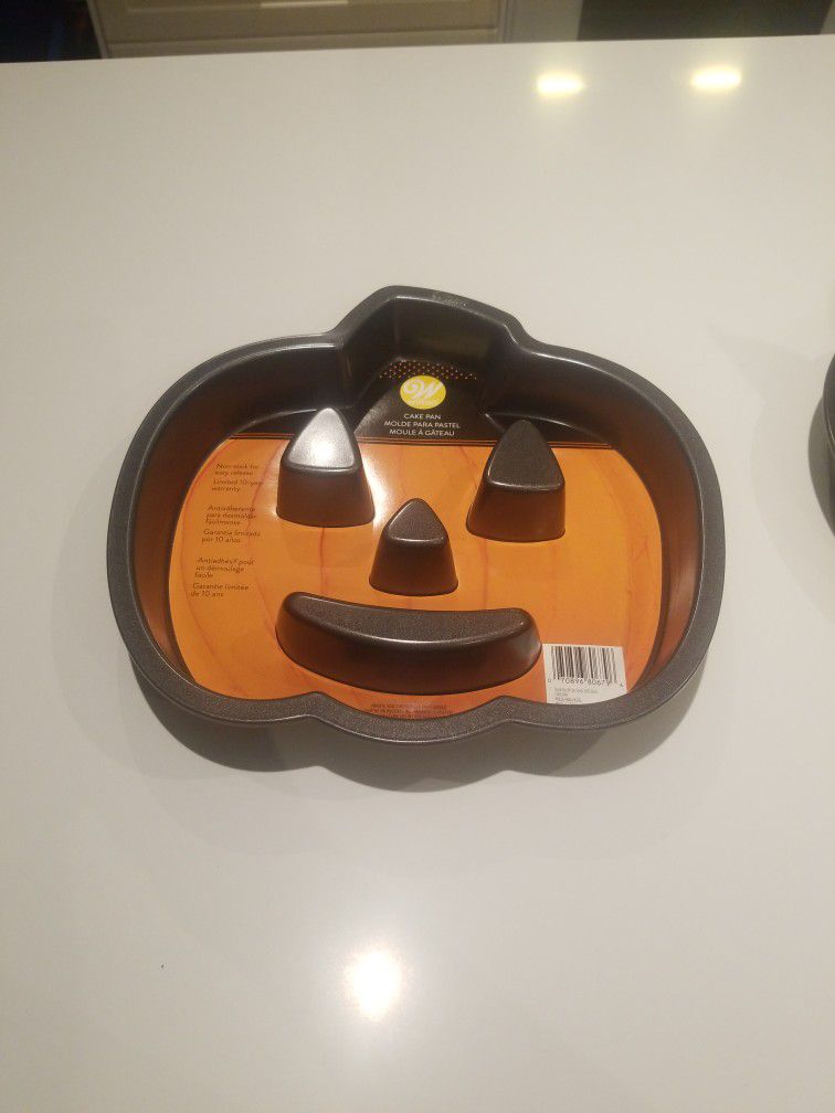 Wilton pumpkin baking pan