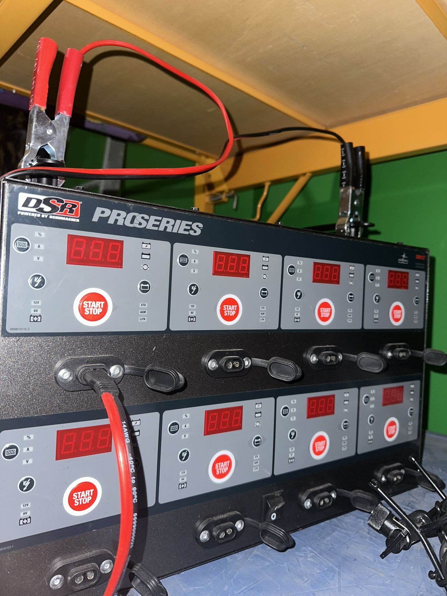 8 bank battery charger station brand New Sale Or Trade