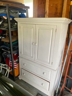 Broyhill cabinet