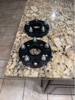 Wheel spacers for lexus and Toyota