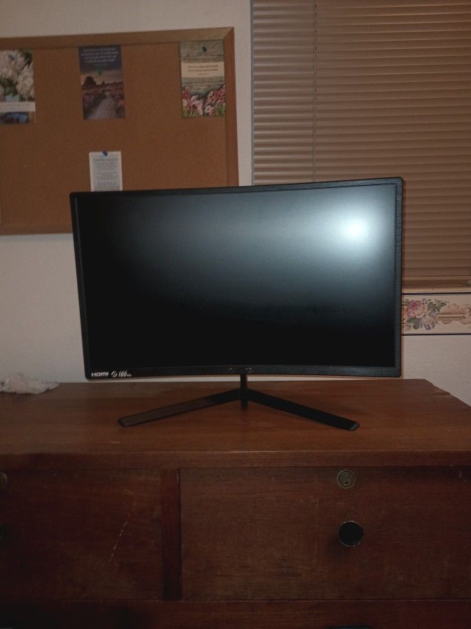 Sceptre 24in Curved Gaming Monitor (New)