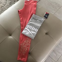 New Medium Nice Reebok Set For $30