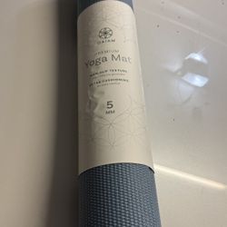 Brand new yoga mat For Sale