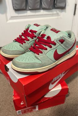 Nike Dunk Low Pro SB Mint Red