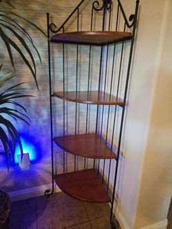 Set of corner shelving