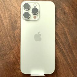 iPhone 16 Pro Max 256GB – Brand New (Titanium, Unlocked)