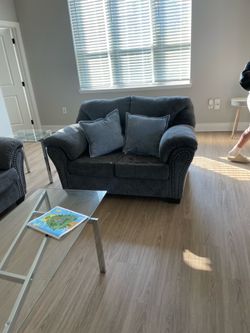 Couch set