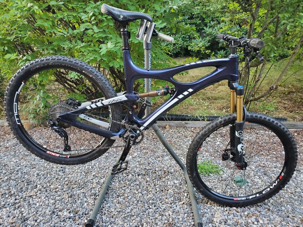 Ibis mojo hdr full carbon frame 27.5 650b Fox suspension Shimano XT Stans tubless mountain bike