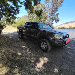2015 Toyota Tacoma  Titulo Salvage 