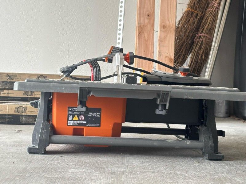 RIGID Table Saw 