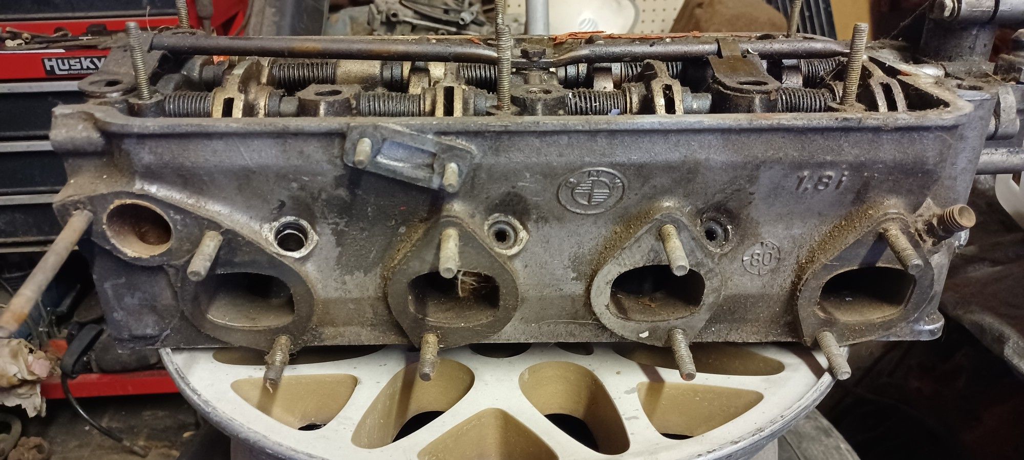 BMW 320i E21 Cylinder Head