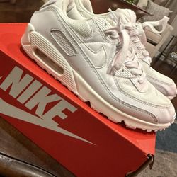 Size 9 Men’s Nike Air Max 90 