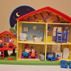 Peppa's Pig Playtime To Bedtime  House Playset  With Sounds And Lights Like New Pet Free Smoke Free House