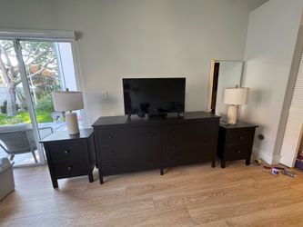 IKEA bedroom set, 2 lamps, tv