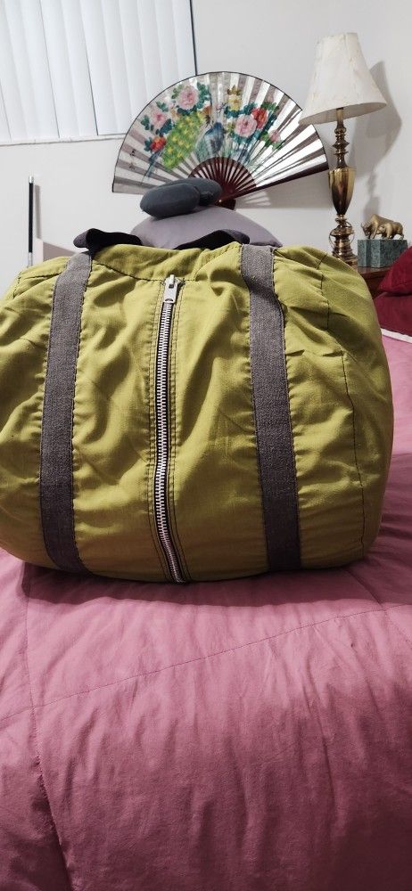 Sleeping Bag For π Sale. $25 Or Best Offer