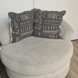 Signature Design by Ashley Soletren Contemporary Chenille 360-Degree Swivel Accent Chair, Off-White