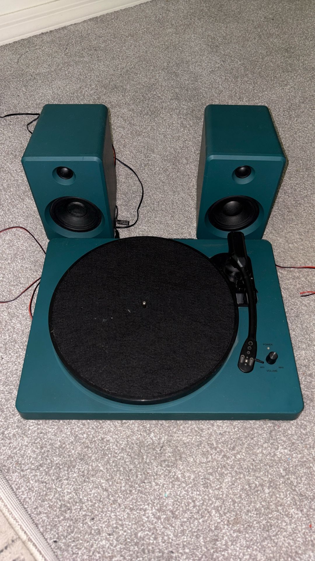 Bluetooth Turntable With Speakers