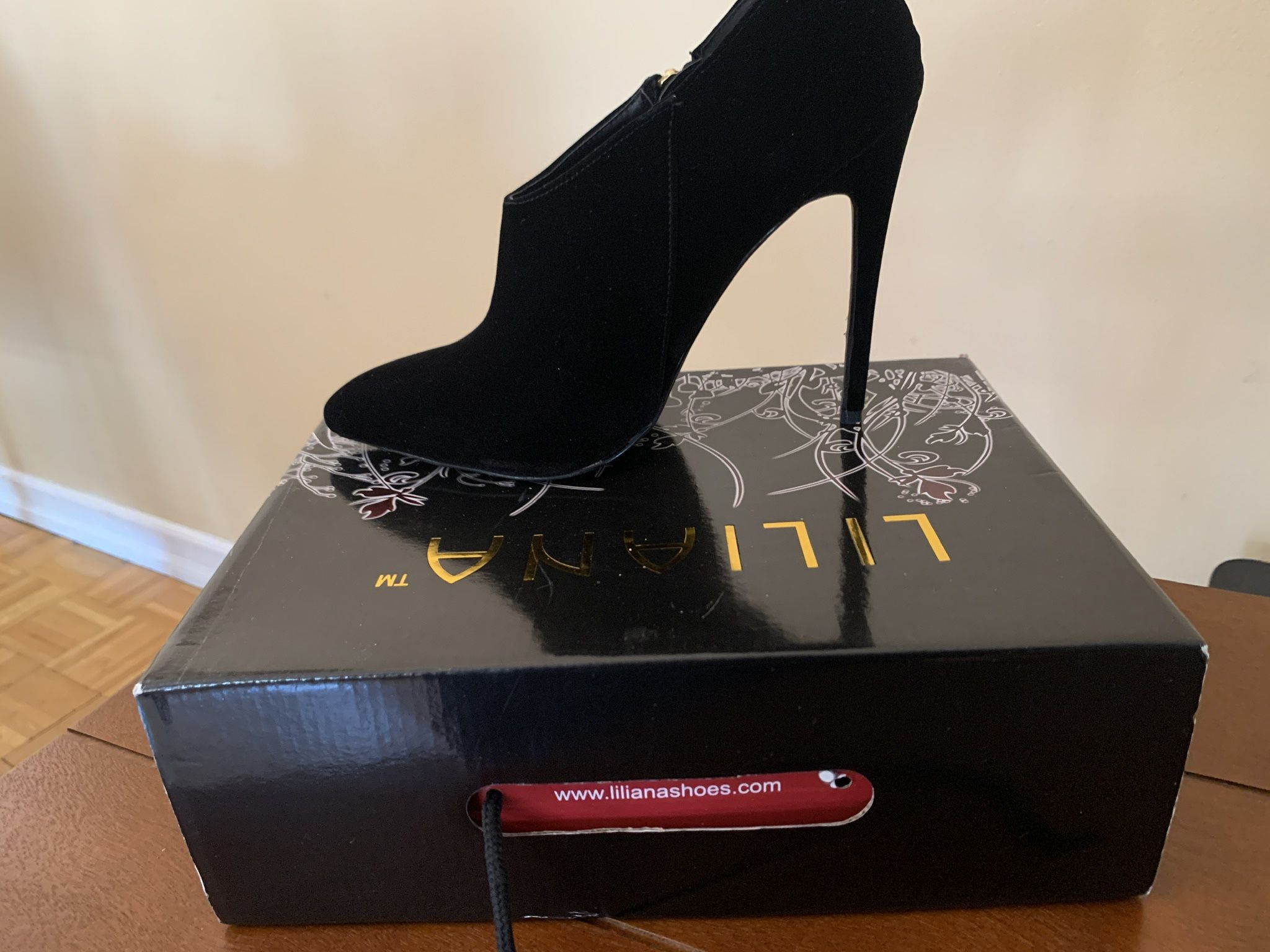 Classy Booties Size 10 (Brand New In Box)