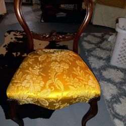 Small Victorian Style Sitting Chair