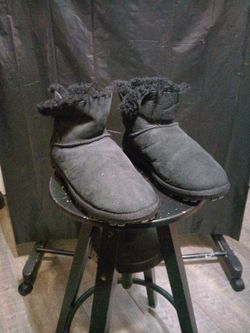 Wild Diva Women's Winter Snow Boots, Suede Leather Faux Fur Lining Winter Short Booties. Size 9.