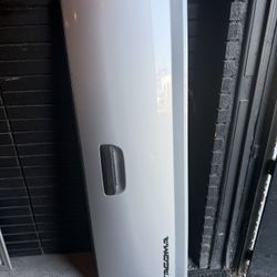 Toyota Tacoma Tailgate (Silver)