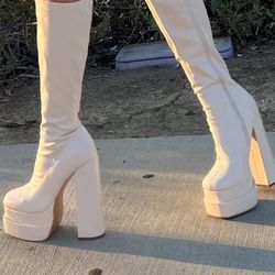 White Boots (7.5 W) 