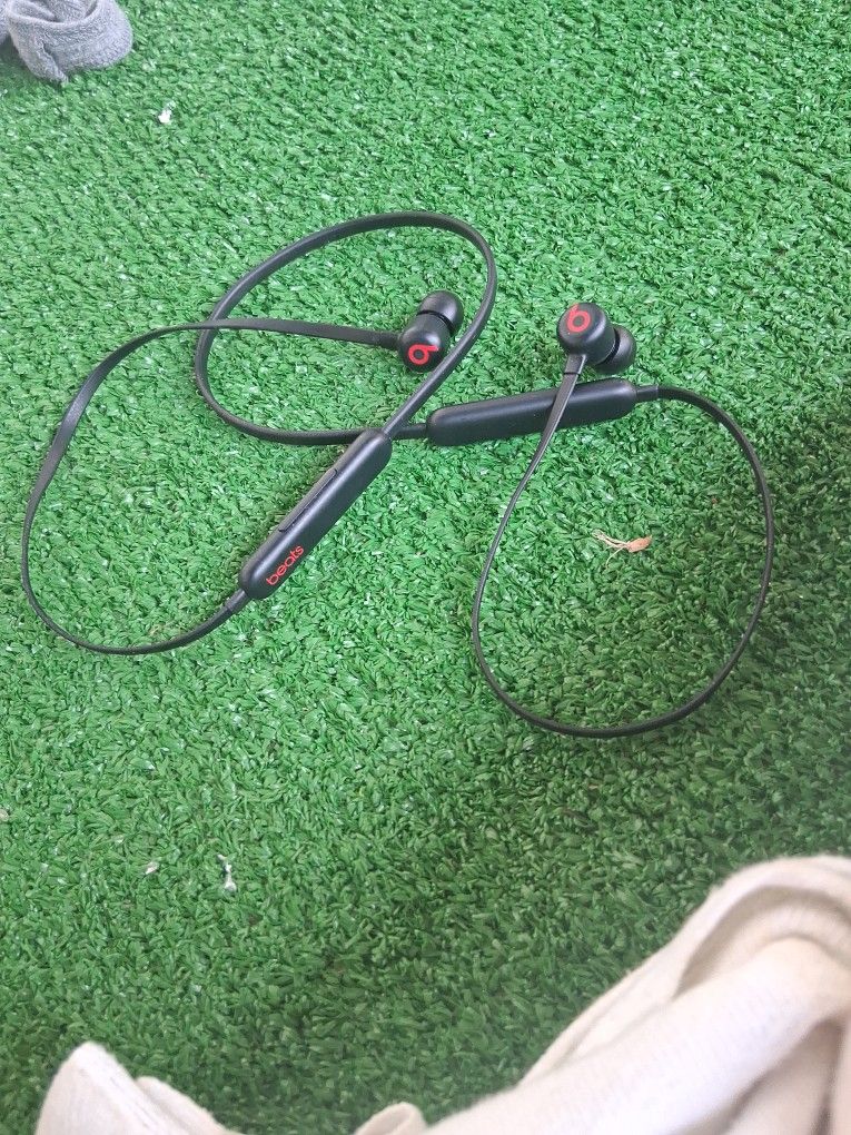 Ear Ɓuds BEATS