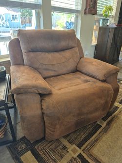 Recliner pair