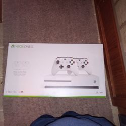 Xbox 1 S with 2 controllers and 3 games