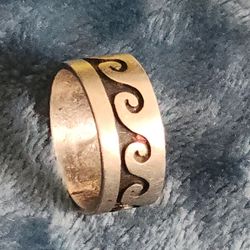 925 Silver ring  2 grams 
