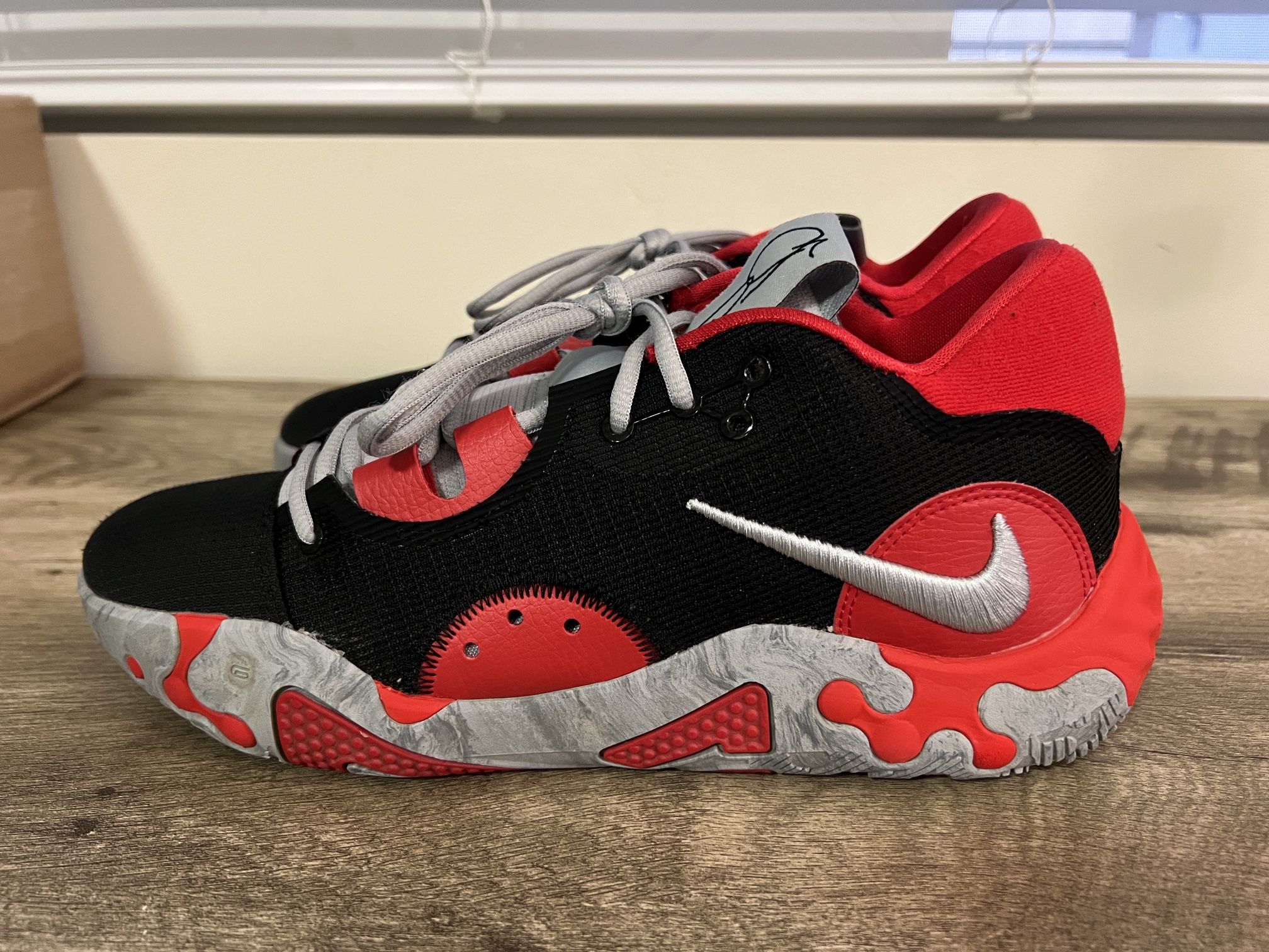 Nike PG 6 Size 9.5 $80