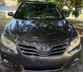 2011 TOYOTA CAMRY XLE