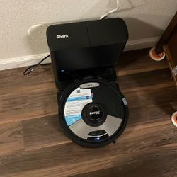Shark Robot Vacuum & Mop 