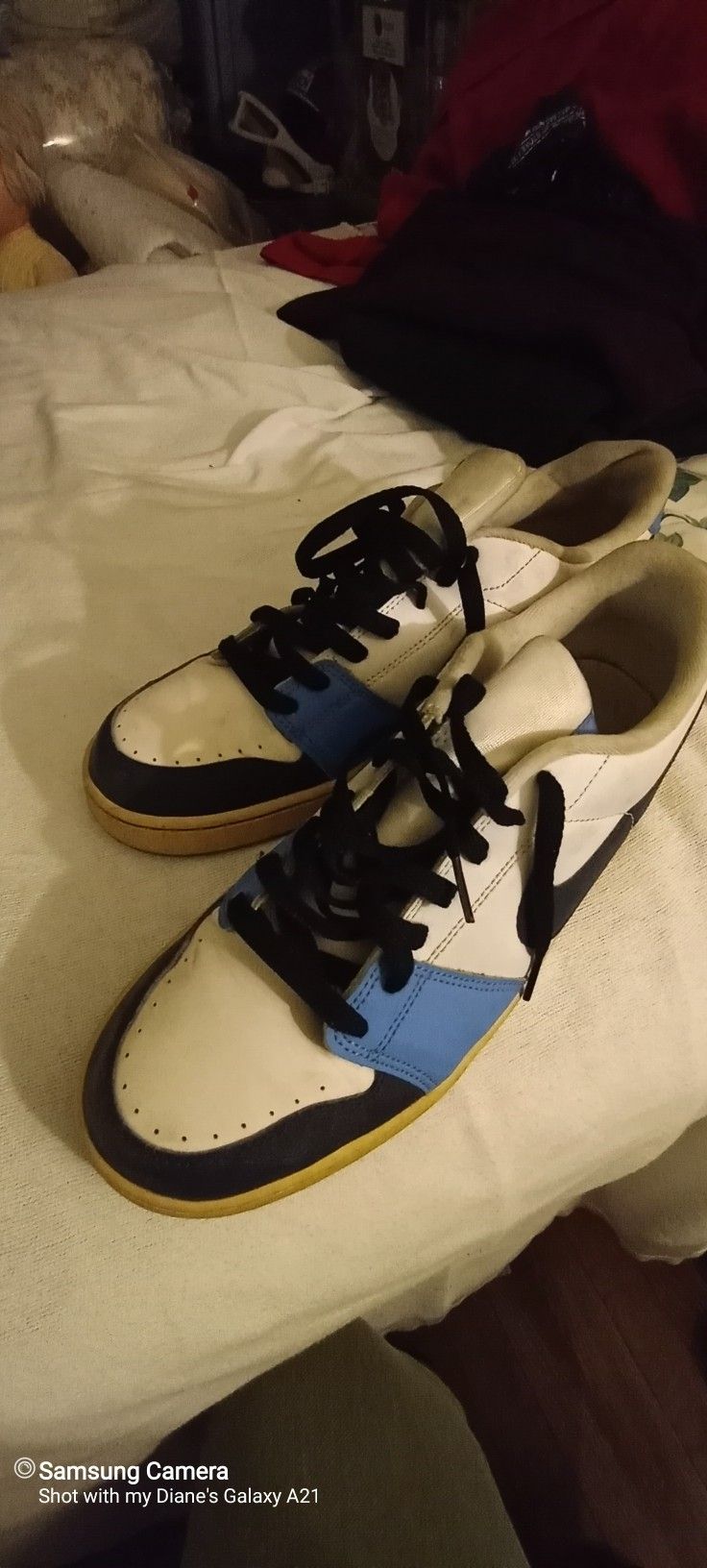 Nike Tennis Shoes Size 10.5
