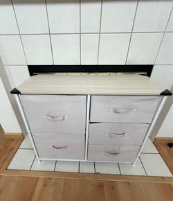 Free dresser / storage /entrance table