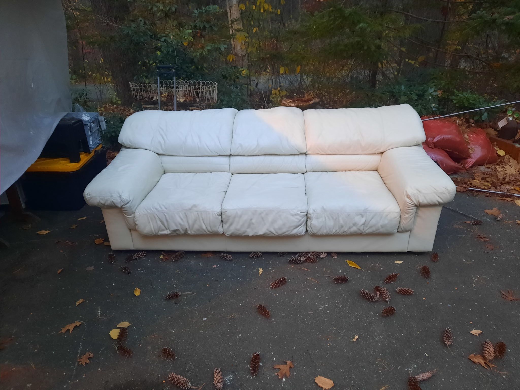 Flep Cream Leather Sofa- Bitonto Italy - Very GoodCondition!