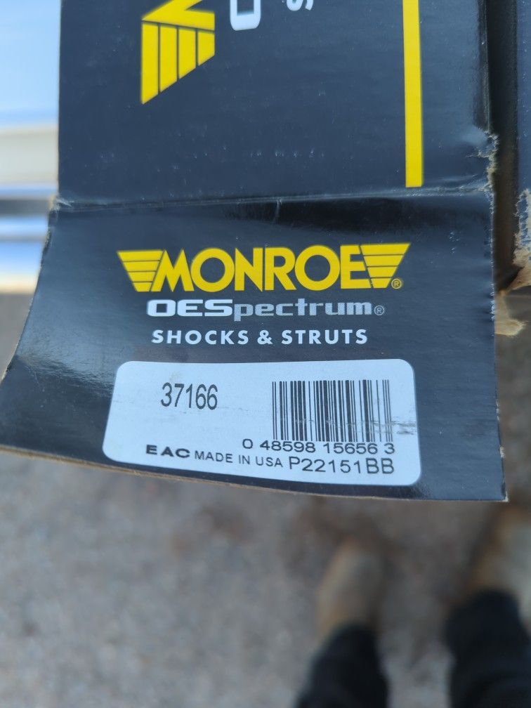 Monroe OESpectrum Shocks Qty 2 Brand New