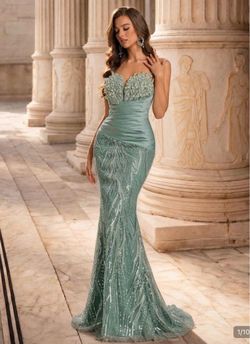 Glamrae Elegant Luxurious Beaded Bubble Diamond Strapless Embroidered Lace 3D Floral Mermaid Dress