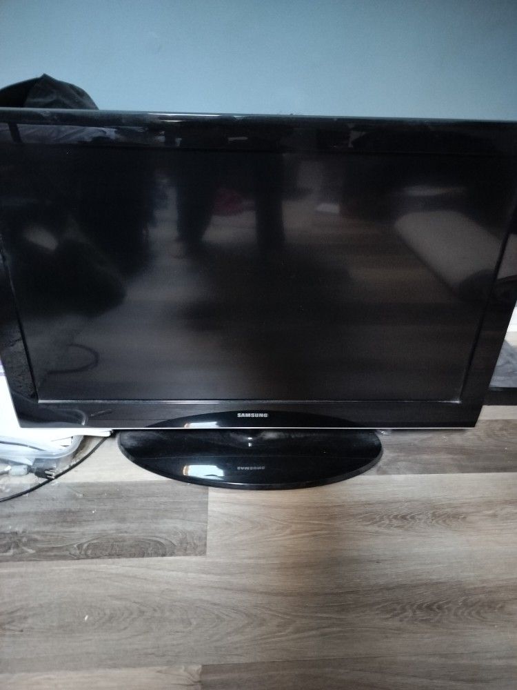 Samsung Flat screen TV