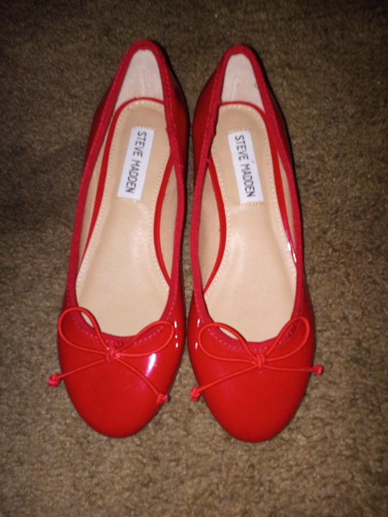 Women's 5.5 Red Steve Madden Cherish Patent Leather Slip On Heels
