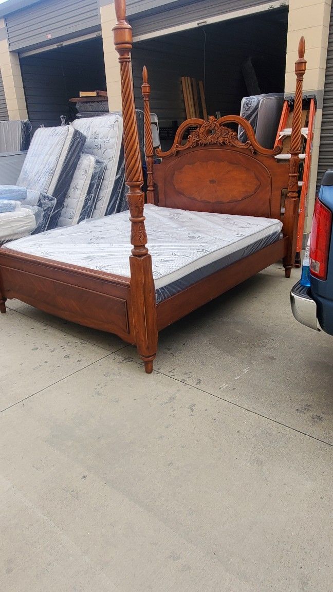 Cal King Bed Open Box With Boxpring And Mattress Bamboo Pillow Top 699