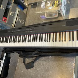 yamaha P-105